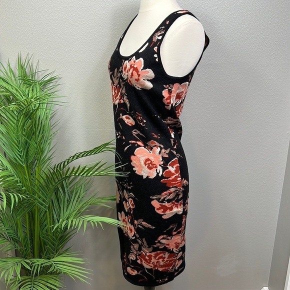 NWT Sweater Dress Ali + Jay | Knit Sleeveless Floral Dark Body Con Sheath Medium - Picture 2 of 8